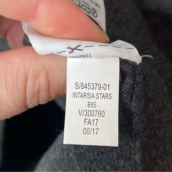 GAP Intarsia Stars Navy Blue Crew Sweater Women’s Small - Picture 5 of 6